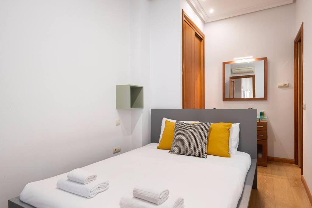 Flat In Barrio De Las Letras / Cervantes20 Madrid Bagian luar foto